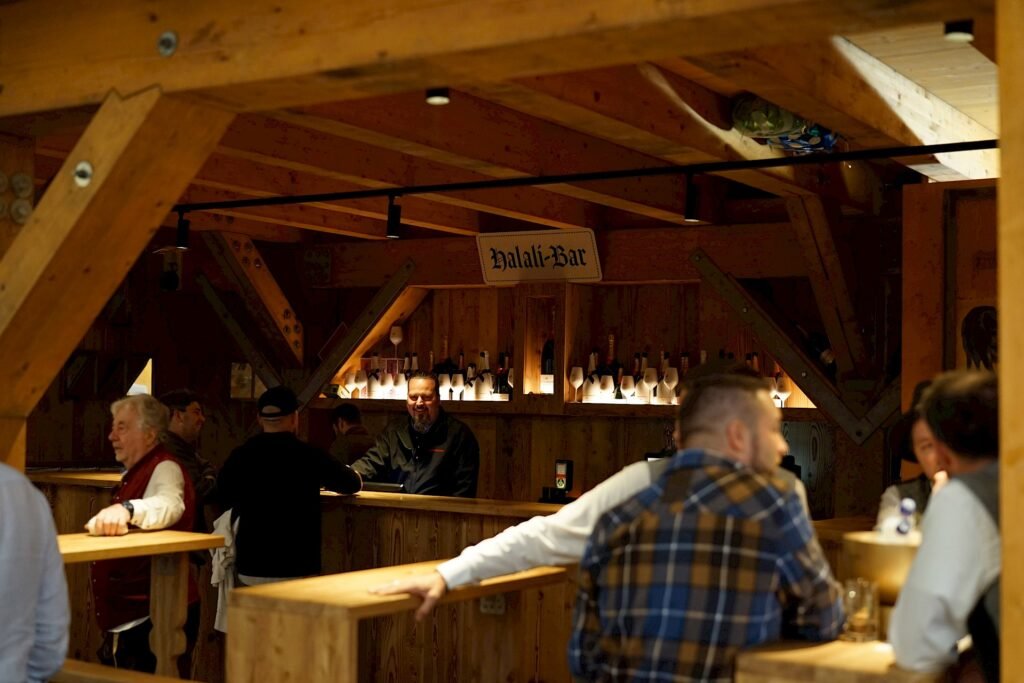 armbrustschuetzenzelt halali bar.1920x0
